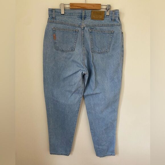 Vintage Mom Light Wash Jeans - Picture 3 of 9